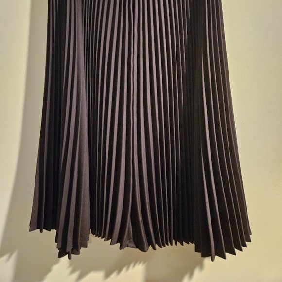 Heart of Haute Skirt - Picture 2 of 6